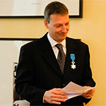 Remise du Mérite à Guillaume de Fondaumière