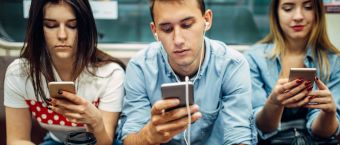 Les consommateurs passent plus de 5 heures 